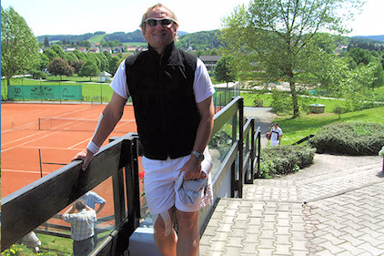 Leidenschaftlicher Tennis-Spieler